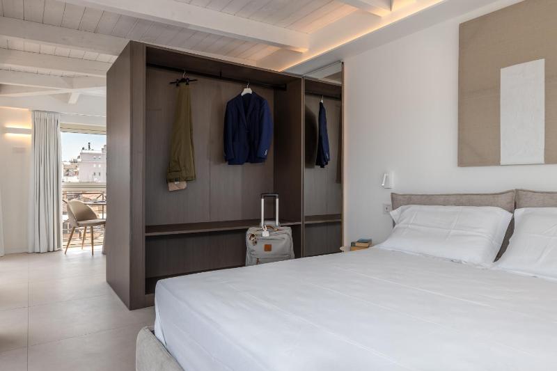 Suite 33 - Boutique Apartments - image 34