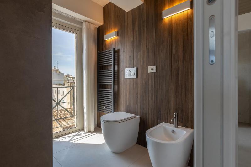 Suite 33 - Boutique Apartments - image 14