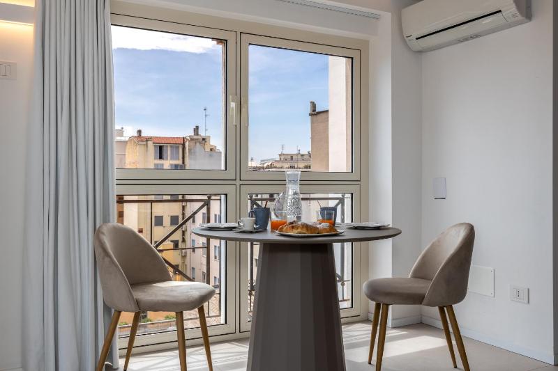 Suite 33 - Boutique Apartments - image 23