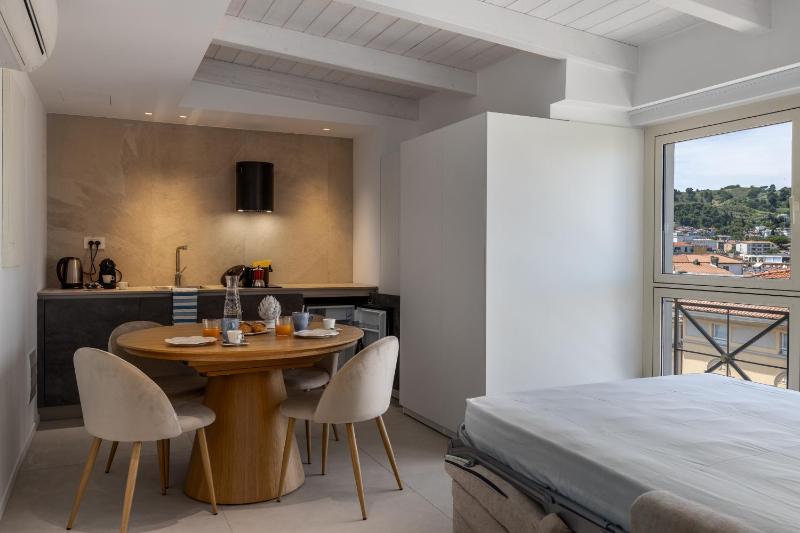 Suite 33 - Boutique Apartments - image 49