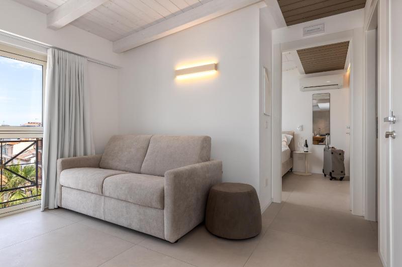 Suite 33 - Boutique Apartments - image 6