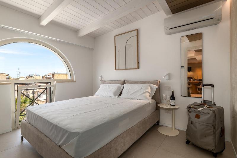 Suite 33 - Boutique Apartments - image 13