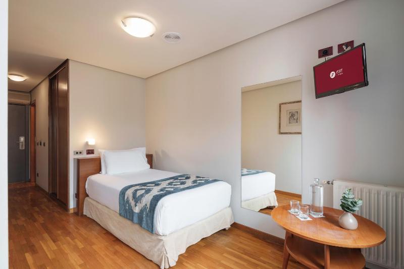 Exe Hotel El Magistral - image 19