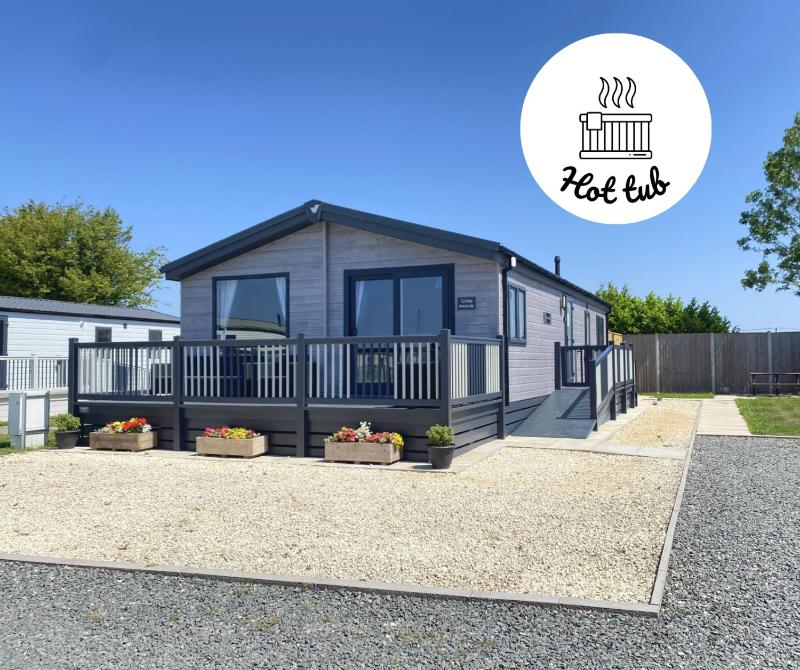 The Buttercup Lodge - image 1