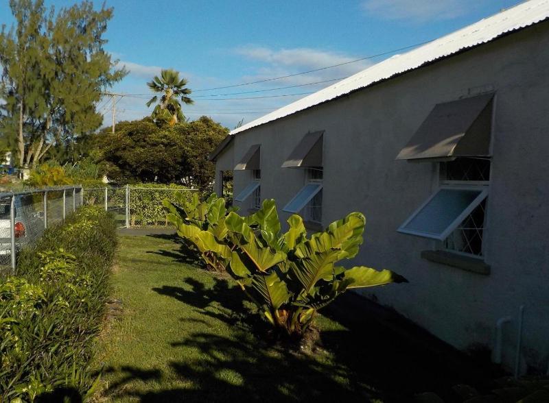 Unique Bungalow - image 5