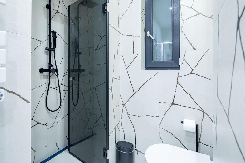 Super Central - Modern & Luxury - image 16