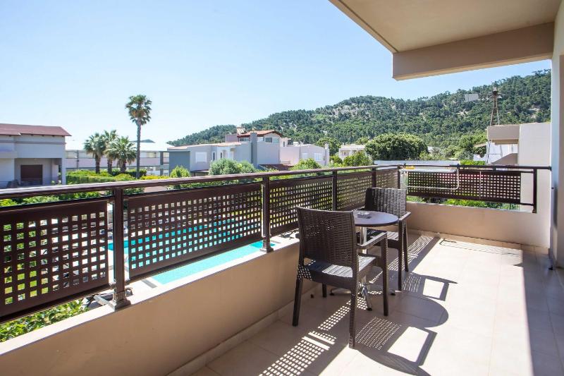 Santa Helena Hotel - image 12