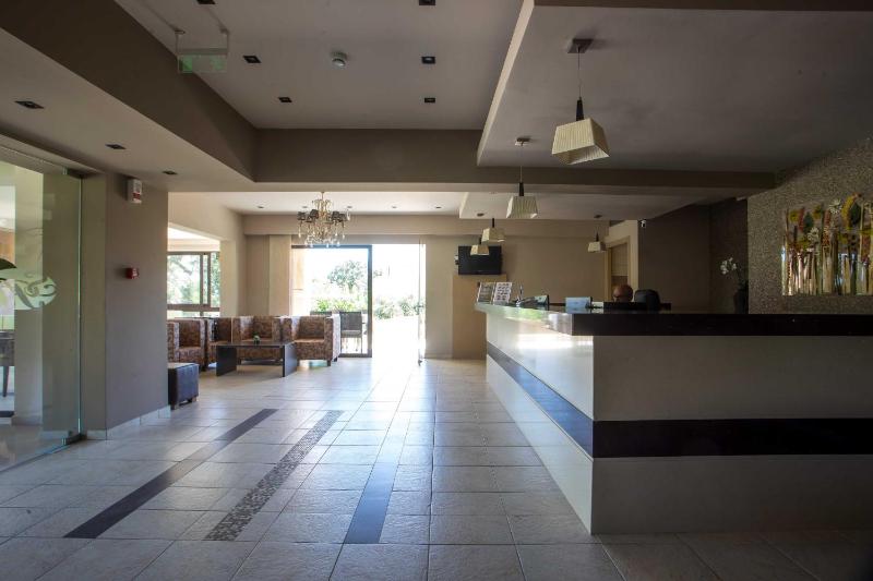 Santa Helena Hotel - image 3
