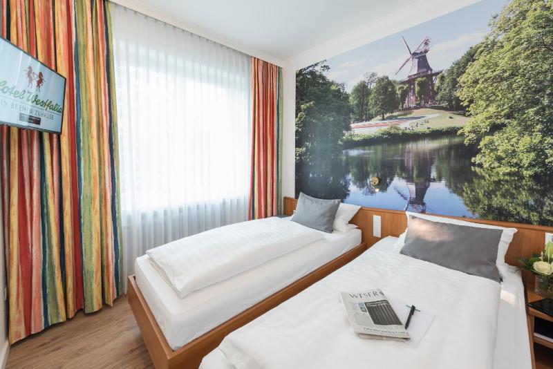 Standard Double or Twin Room image 4