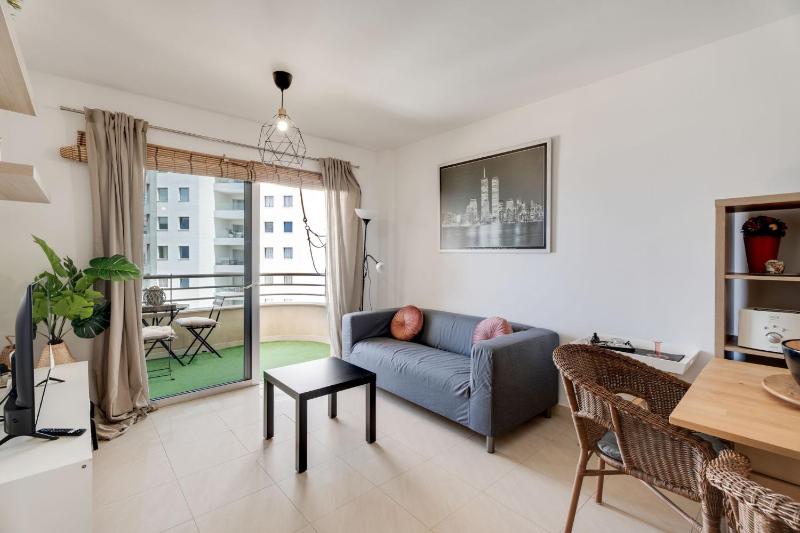 Charming 2-Bedroom Apartment with Ocean Views in Adeje - image 29