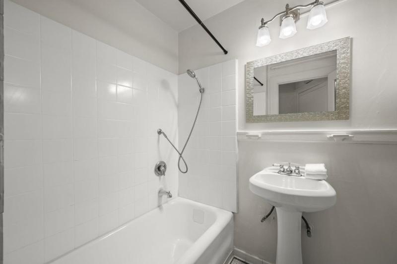 The Studio at Hotel Olive - Capitol Hill - image 5