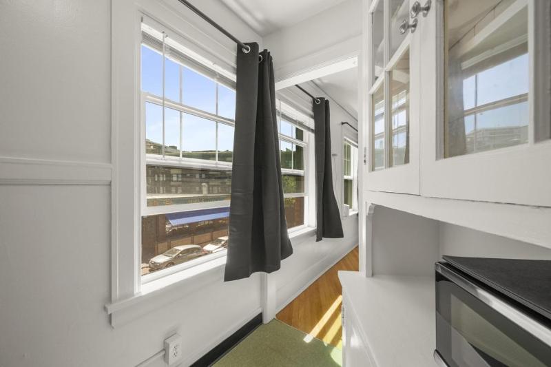 The Studio at Hotel Olive - Capitol Hill - image 11