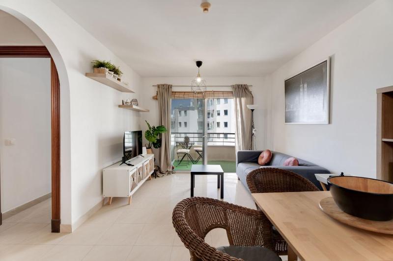Charming 2-Bedroom Apartment with Ocean Views in Adeje - image 7