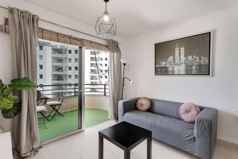 Charming 2-Bedroom Apartment with Ocean Views in Adeje - image 10