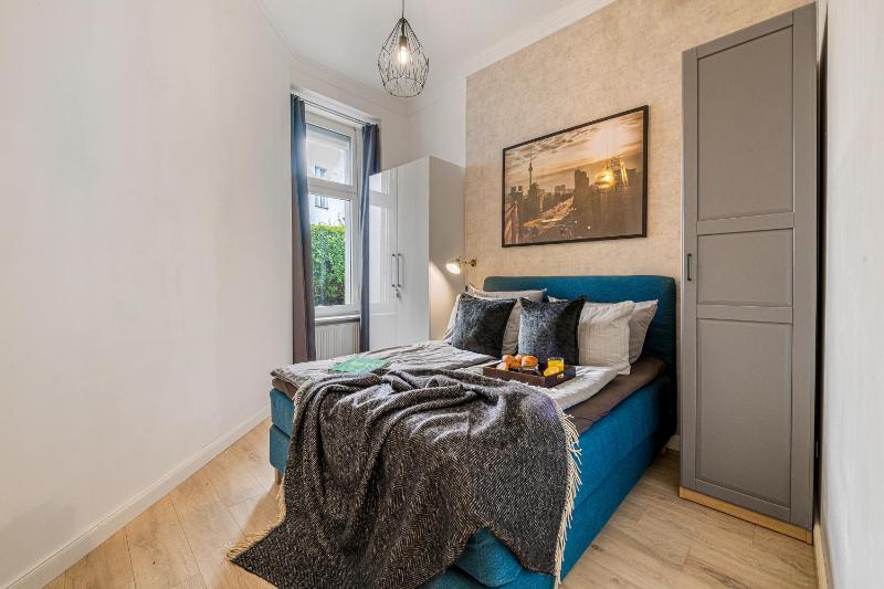 The Mierendorf Style group & family friendly 2 BR 15 bath rooms ideal for 2 -5 Guests - image 9