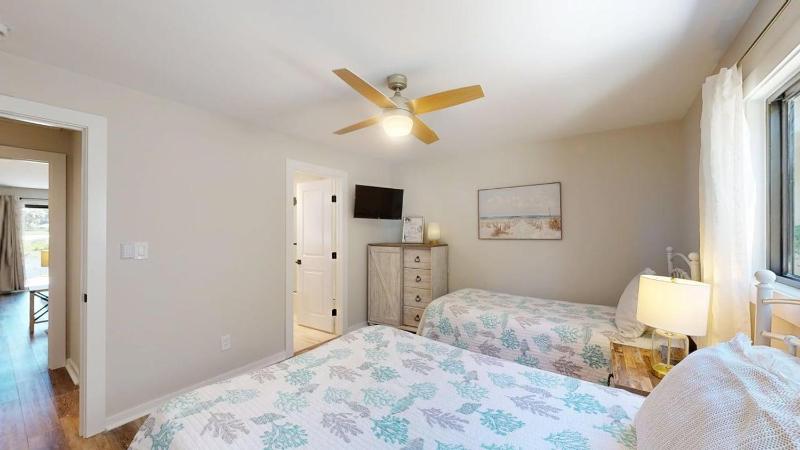 708 Queens Grant - image 15
