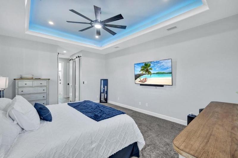 Saltwater Playhouse 1005 - image 3