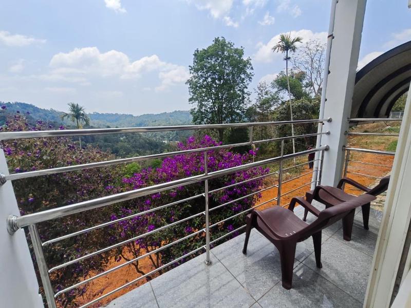 Suite Stayz with balcony in Munnar - image 19