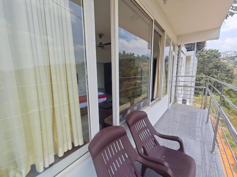 Suite Stayz with balcony in Munnar - image 7