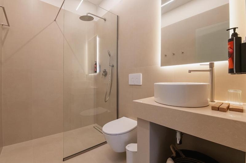 IONE Suites - image 12