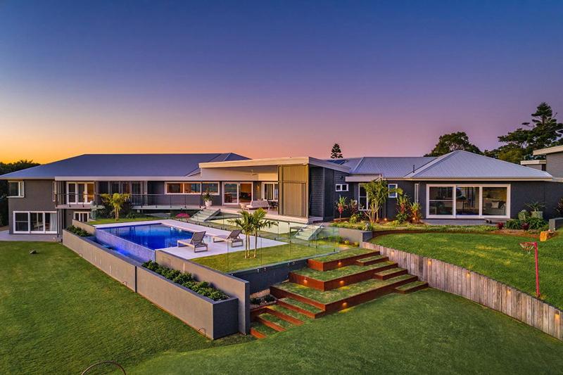 Byron Retreat - image 1