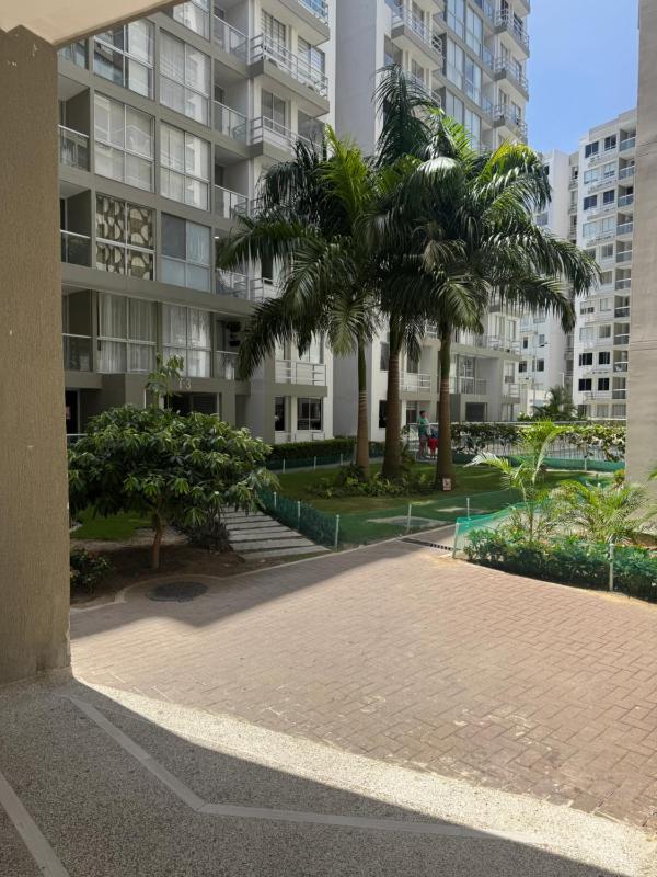 Miramar Comfort Apartment with Pool - image 14