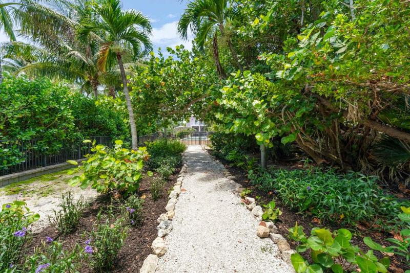 Waterfront Pink House with Private Dock & Pool - image 28