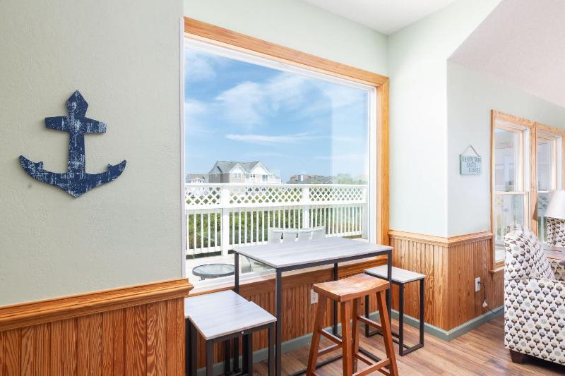 Third Row Whalehead Home with Pool and Spa Sleeps 22 - image 16