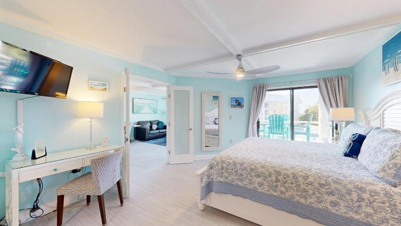 2415 Villamare - image 41