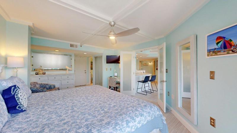 2415 Villamare - image 42