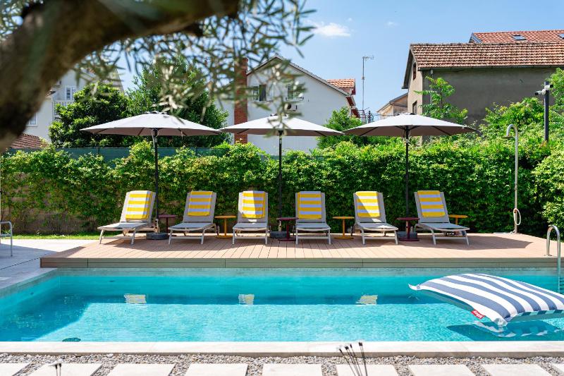 Villa Lastva 2 - five star luxury villa with pool - image 16