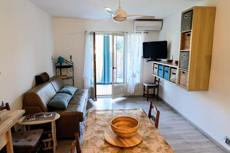 Well equipped studio with terrace Sanary-sur-Mer - image 7