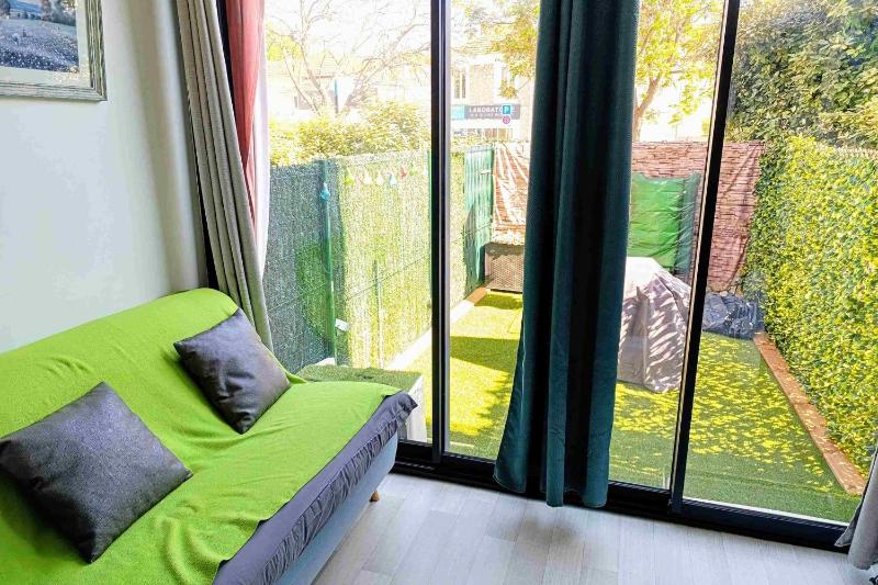 Well equipped studio with terrace Sanary-sur-Mer - image 13