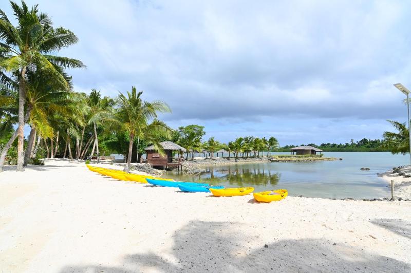 E' Nauwi Beach Resort - image 12