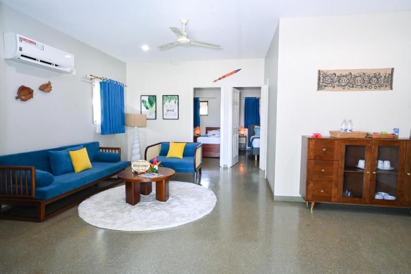 E' Nauwi Beach Resort - image 3