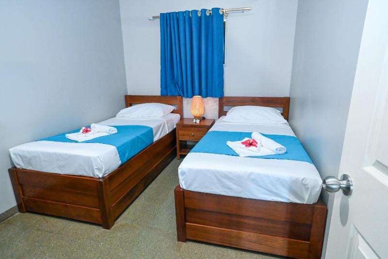 E' Nauwi Beach Resort - image 14