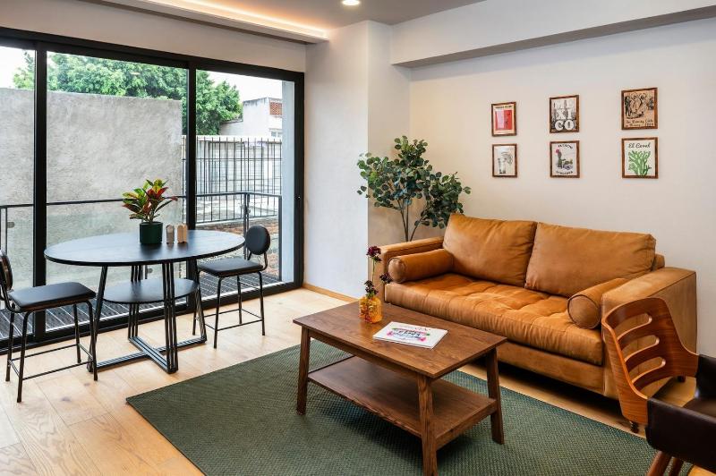Contemporary Escape in Roma Norte - image 1