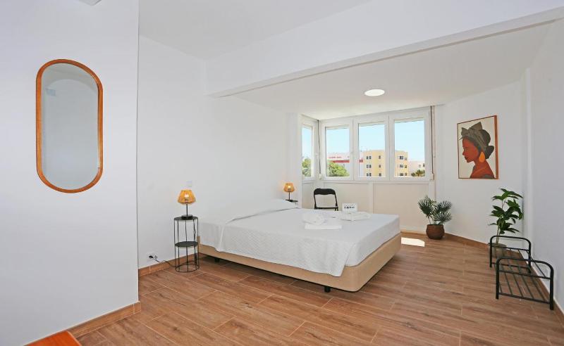 A12 - Praia da Luz Center Apartment - image 14