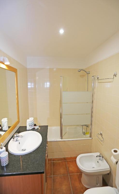 A16 - Bright Breeze Lagos Apartment - image 23