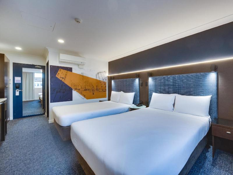 Mercure Wellington Abel Tasman Hotel - image 1