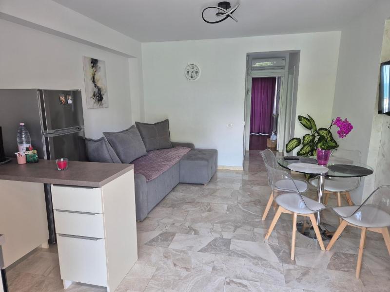 Apartamente Vista Lago e Mare - image 27