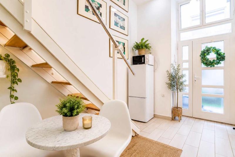 Unique & Comfortable Gem in the Heart of the City - image 10