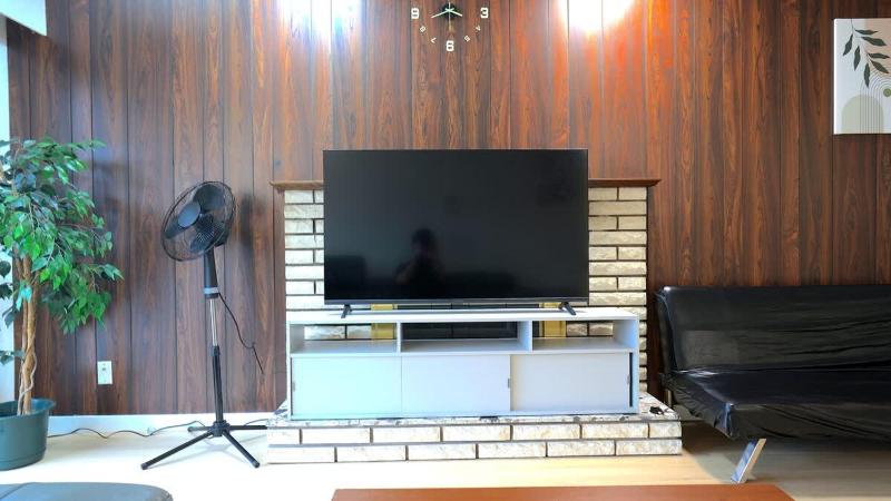 Convenient & Cozy 8 Beds Home - Prime Location with 4 Free Parking - image 10