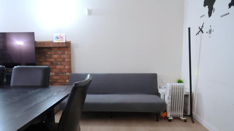 Convenient & Cozy 8 Beds Home - Prime Location with 4 Free Parking - image 11