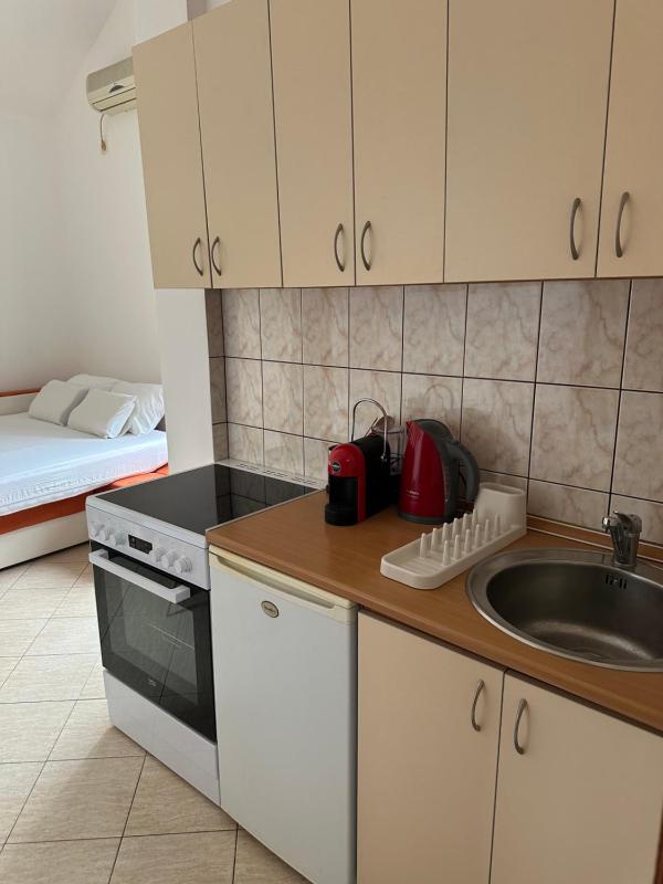 Studio Apartment Emi - image 11
