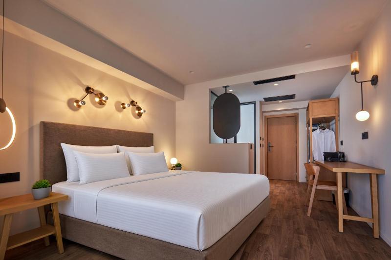 Enorme Epavli Urban Living - image 6