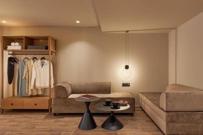 Enorme Epavli Urban Living - image 32