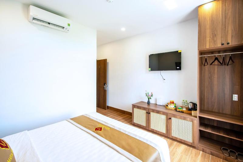 May The Hotel - image 10