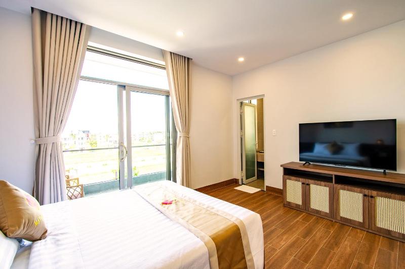 May The Hotel - image 20