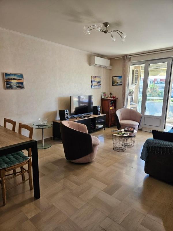 Apartment with balcony and parking Cagnes-sur-Mer - image 10